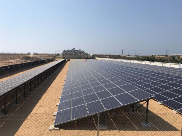 Acqua per Gaza: completato il più grande campo fotovoltaico della Striscia