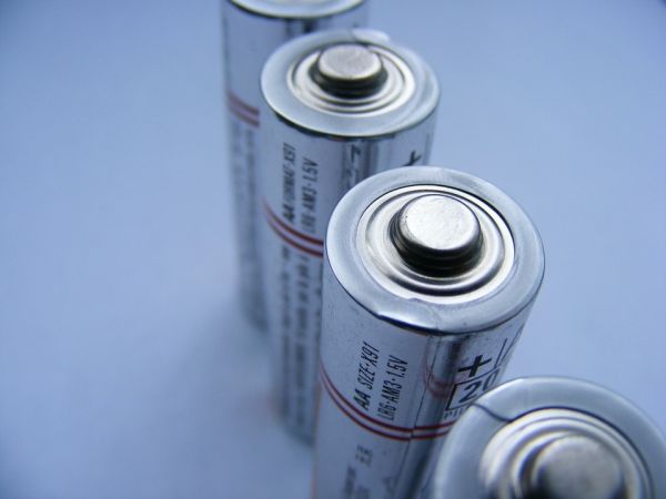 Al MIT si lavora ad una batteria che mangia la CO2