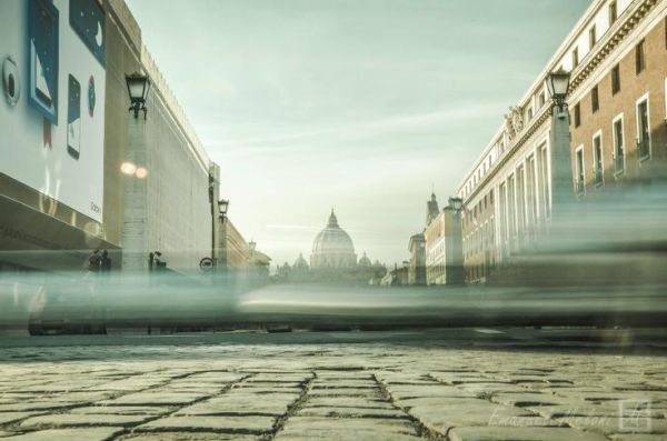 Roma: persi nel traffico 2.200 euro l’anno. Seconda al mondo per ore