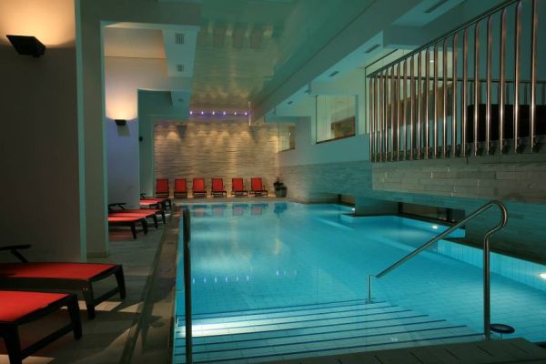 Aperto il primo hotel d’Europa a 2.000 m di quota alimentato totalmente con energia alternativa