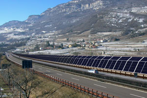 Autostrada del Brennero, inaugurata la prima barriera antirumore fotovoltaica
