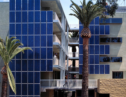 Fotovoltaico: Europa punta su pannelli integrati negli edifici 11