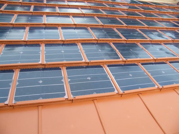 Tegola fotovoltaica