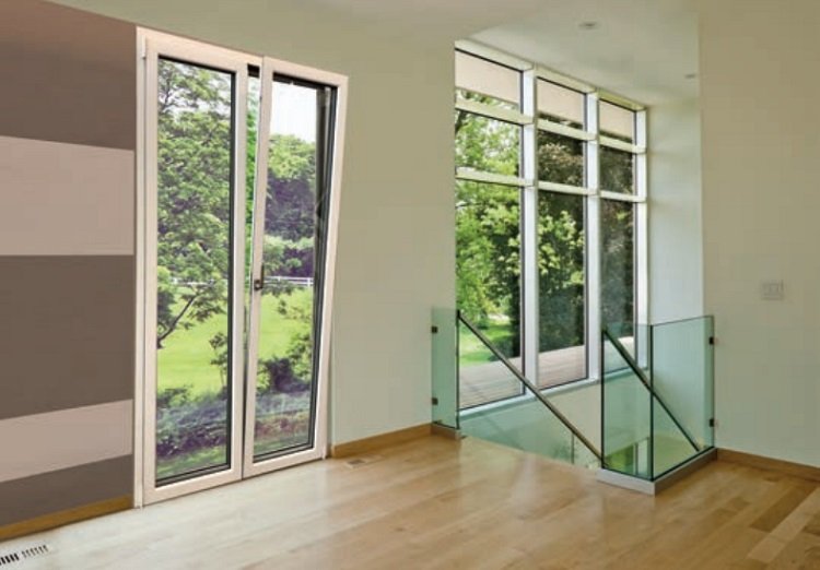 Sistema a battente per finestre e