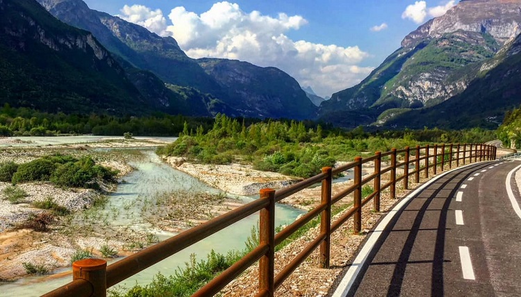 Le piste ciclabili più belle per una vacanza sostenibile a contatto con la natura