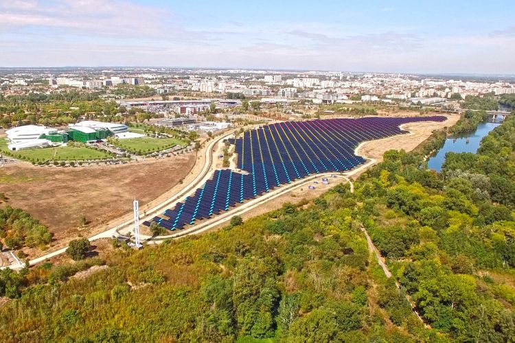 A Tolosa un'area contaminata rinasce grazie al fotovoltaico di proprietà di Axpo