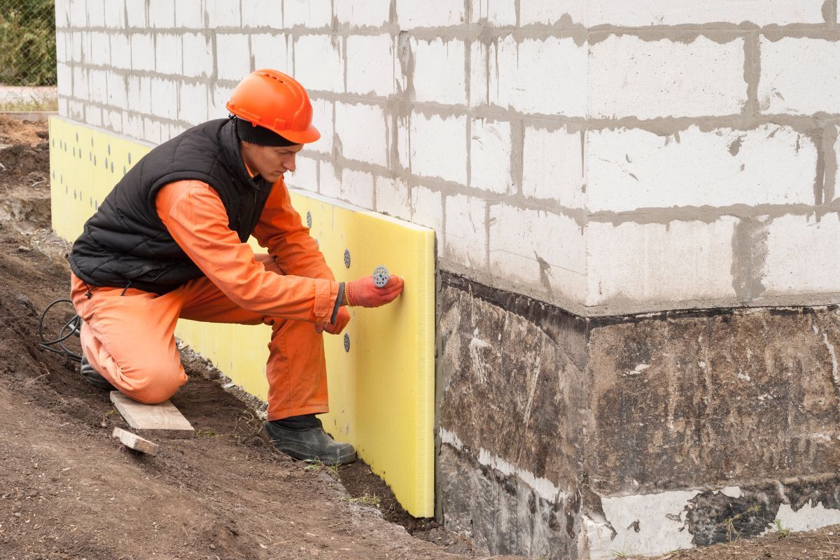 QUANTO COSTA COIBENTARE UNA CASA: PREVENTIVO PREZZO MATERIALI E MANODOPERA,  COSTO ISOLAMENTO TERMICO TETTO, PARETI INTERNE, FACCIATA ESTERNA, SOFFITTO,  PAVIMENTO, PORTE E FINESTRE DI UN APPARTAMENTO IN CONDOMINIO O VILLA  UNIFAMILIARE 