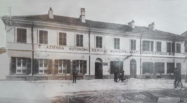 Una foto d’epoca della palazzina di via Matteotti sede dell'ASM