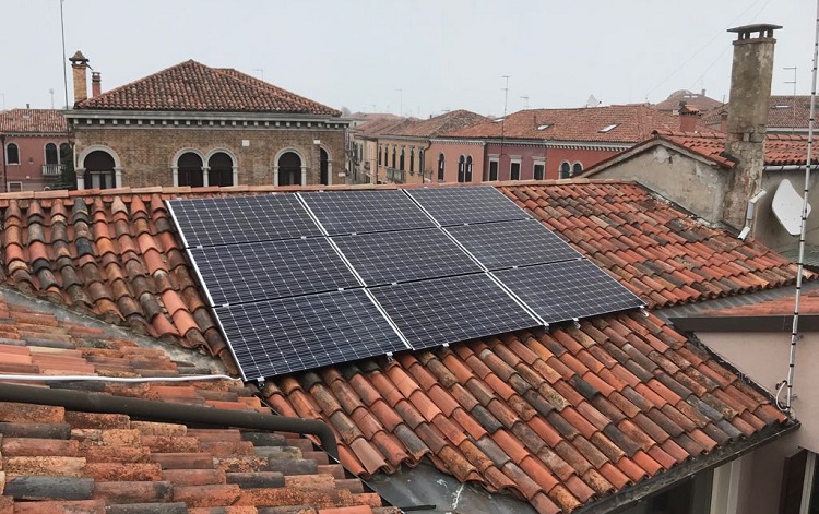 Valutare l’efficienza al mq dei moduli fotovoltaici