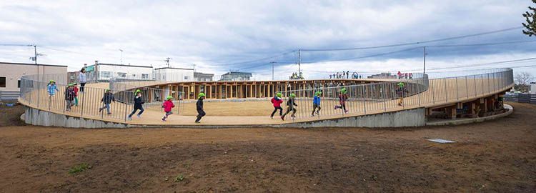 Yoshino Nursery School and Kindergarten: Tetto calpestabile ed ellittico