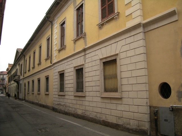 Busto Arsizio, La facciata dell’ex Presidio militare