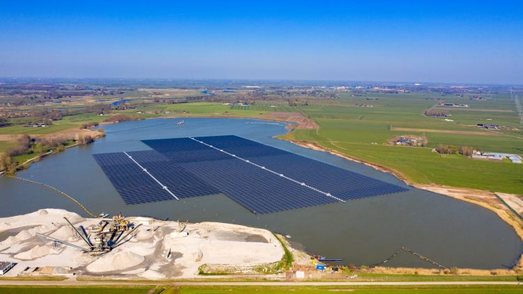 Fotovoltaico galleggiante, energia pulita nel rispetto dell'ambiente