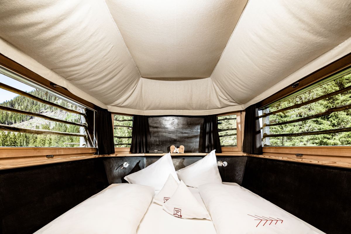 Interno del Glamping Caravan Park Sexten