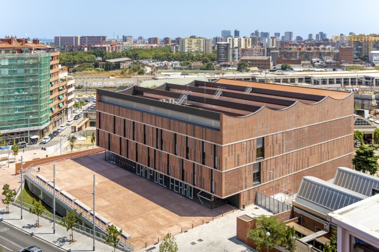 Il nuovo centro sportivo Camp del Ferro a Barcellona 