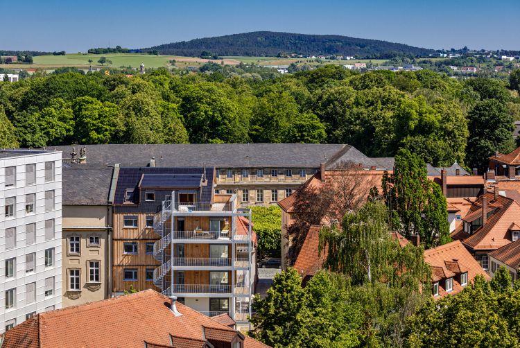 holzius firma Un progetto di bioedilizia in centro città a Bayreuth