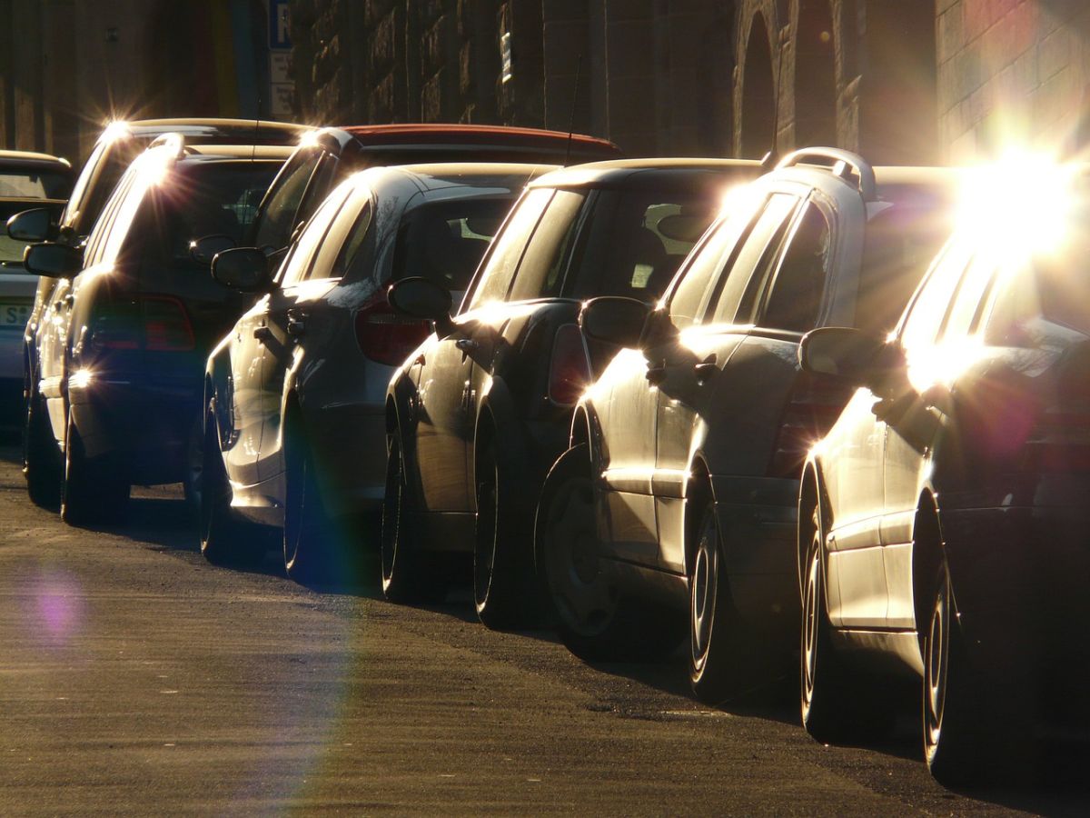 Come ci si muove in città: troppa auto, pochi mezzi