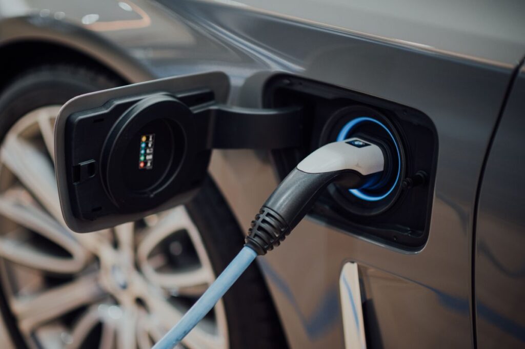 Quale futuro per le auto elettriche in Italia