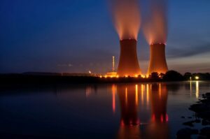 Nucleare nella transizione energetica: ecco perché è inutile parlarne