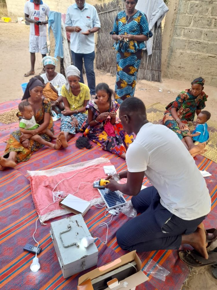 Fotovoltaico solidale per portare elettricità ai paesi poveri