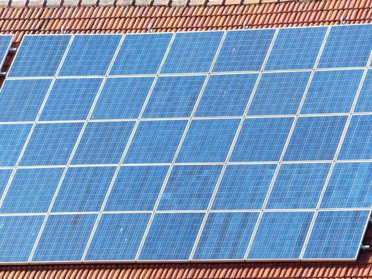 Decreto energia, Via libera ai pannelli fotovoltaici sui tetti senza autorizzazione