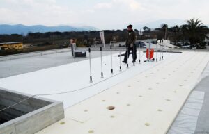 Raggiungere gli obiettivi di decarbonizzazione con sistemi Cool Roof