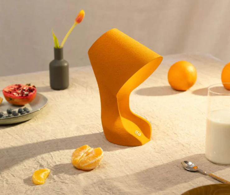 Ohmie - The Orange Lamp, lampada realizzata dalla buccia d'arancia