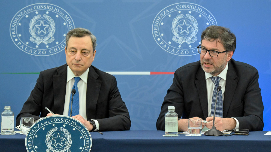 Draghi e Giorgetti alla conferenza stampa di presentazione del Decreto Aiuti