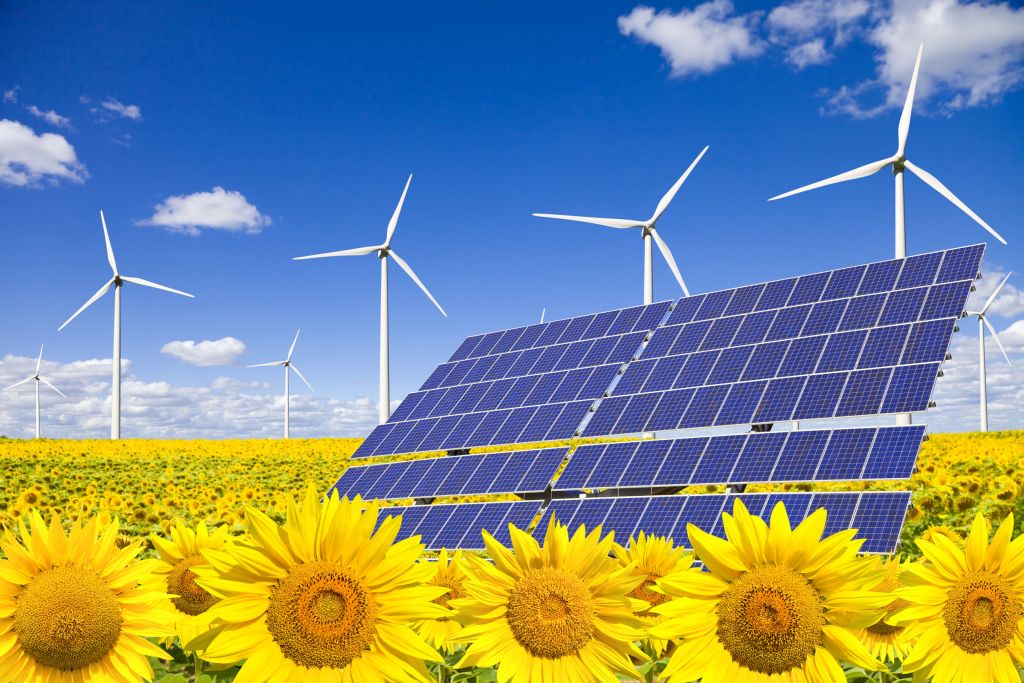 Corrono investimenti nelle rinnovabili ma ancora troppi stop su autorizzazioni