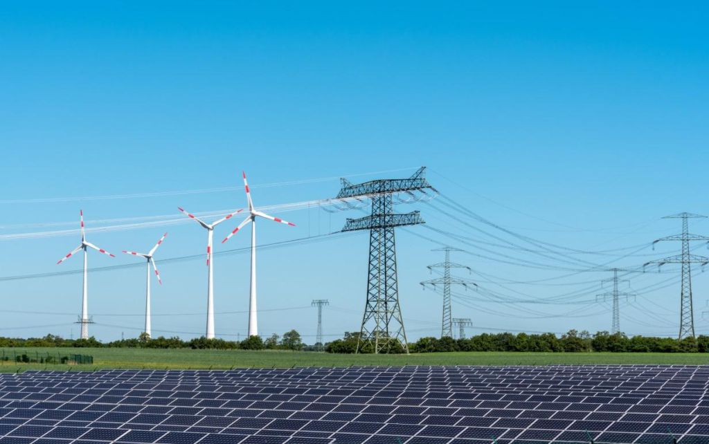 Gas al 40%, petrolio al 32%, rinnovabili al 19%. Ecco quadro energia Italia nel 2021