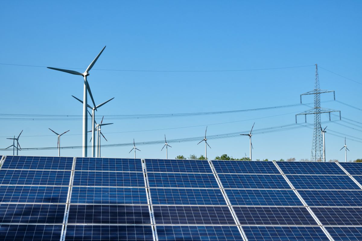 Rinnovabili elettriche a 58 GW, solare prima per potenza