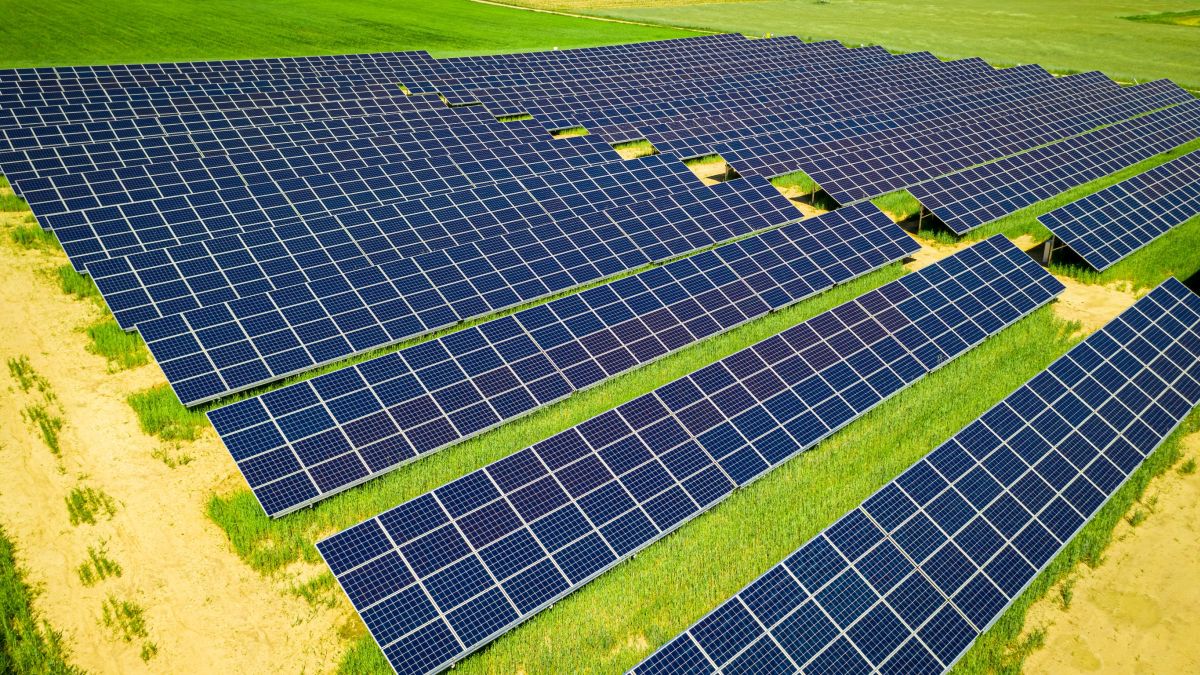Fotovoltaico efficiente: migliorare le prestazioni dei parchi solari è possibile
