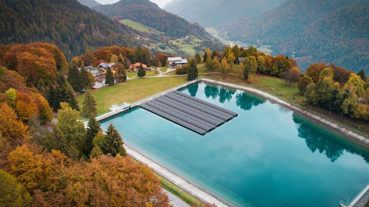 Fotovoltaico galleggiante: Render dell’impianto di Hydrosolar in provincia di trento