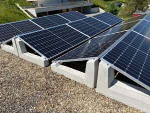 Sistema Est-ovest: struttura con doppio orientamento per impianti fotovoltaici
