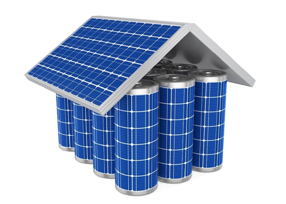 Italia Solare, crescono i sistemi di accumulo. Il 2023 fa registrare quasi 520 mila impianti connessi