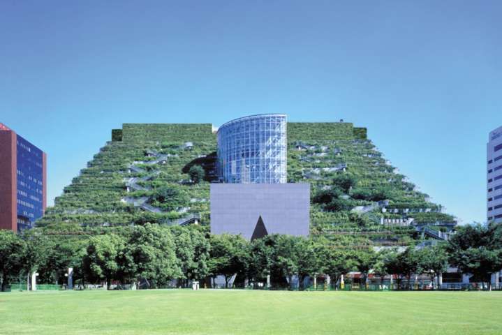 Emilio Ambasz, Centro Arcos a Fukuoka, 1995.