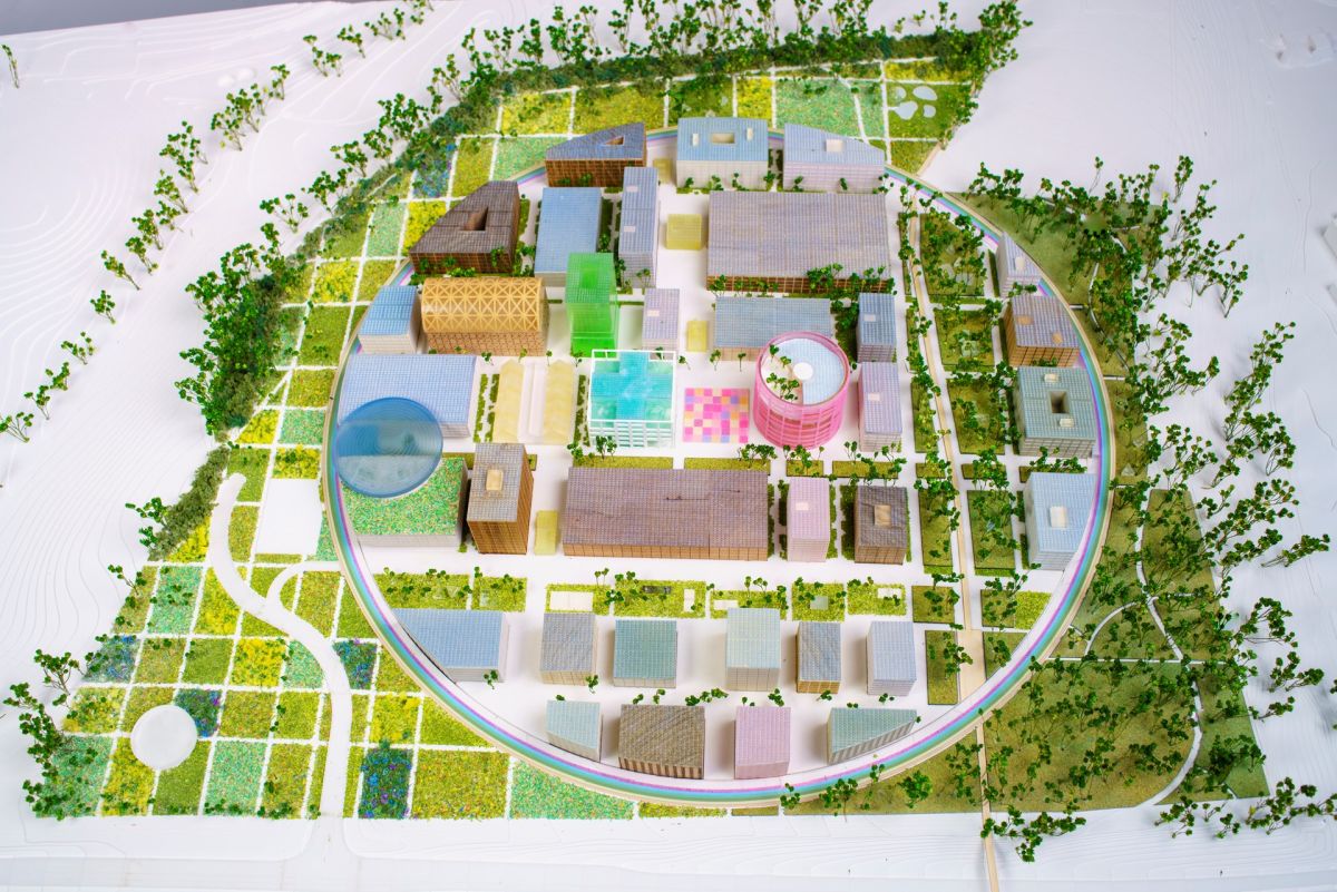 Plastico del progetto Innovation Park Artificial Intelligence, con gli edifici in cerchio