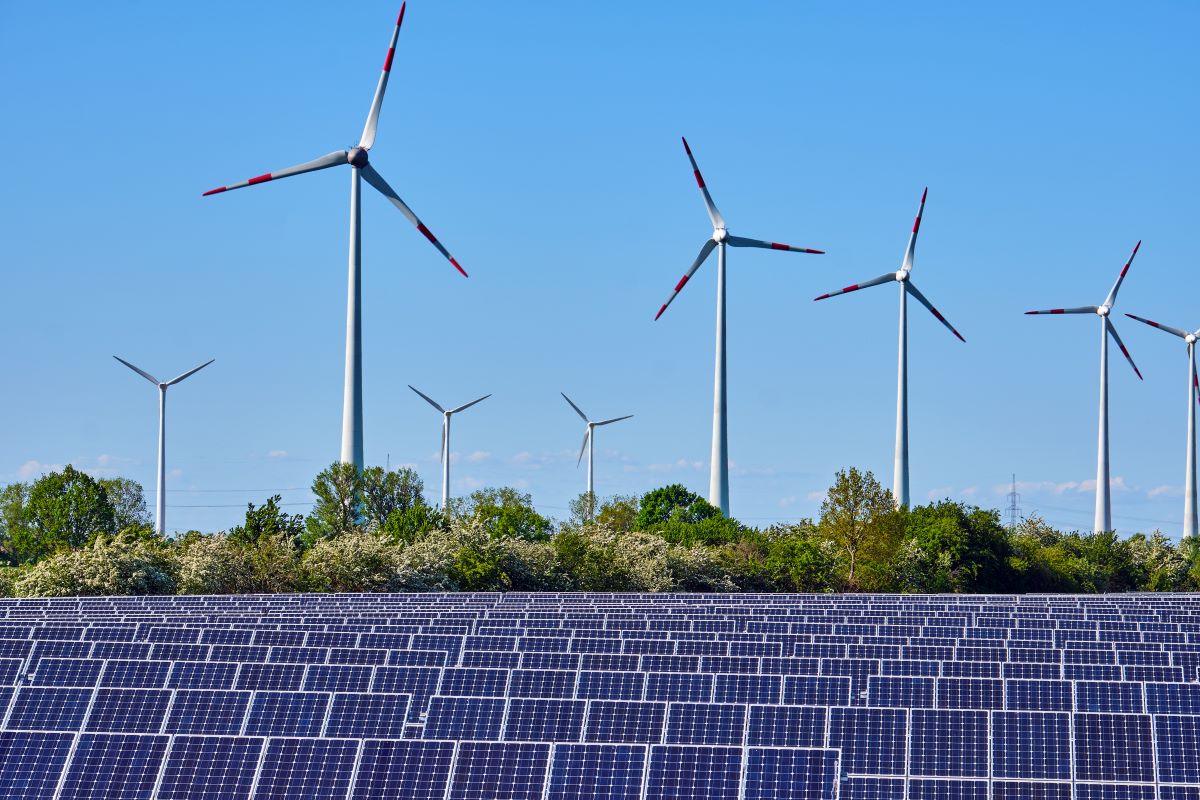 Rinnovabili in Italia: fotovoltaico ed eolico, l’incremento non basta
