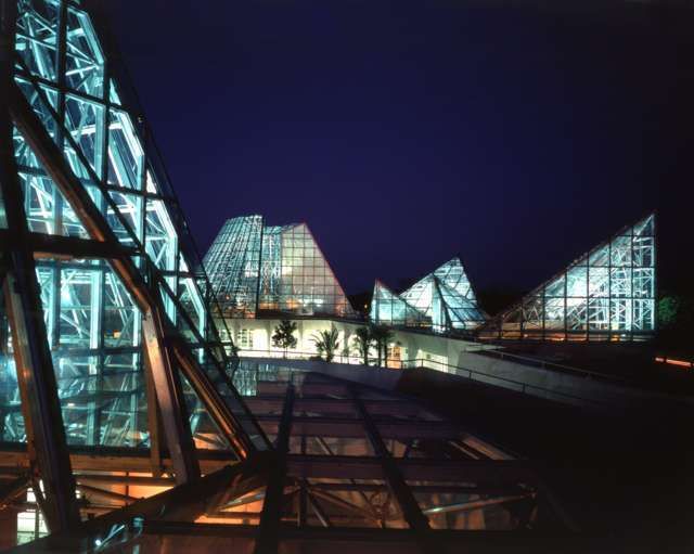 Il Lucille Halsell Conservatory a San Antonio di Emilio Ambasz