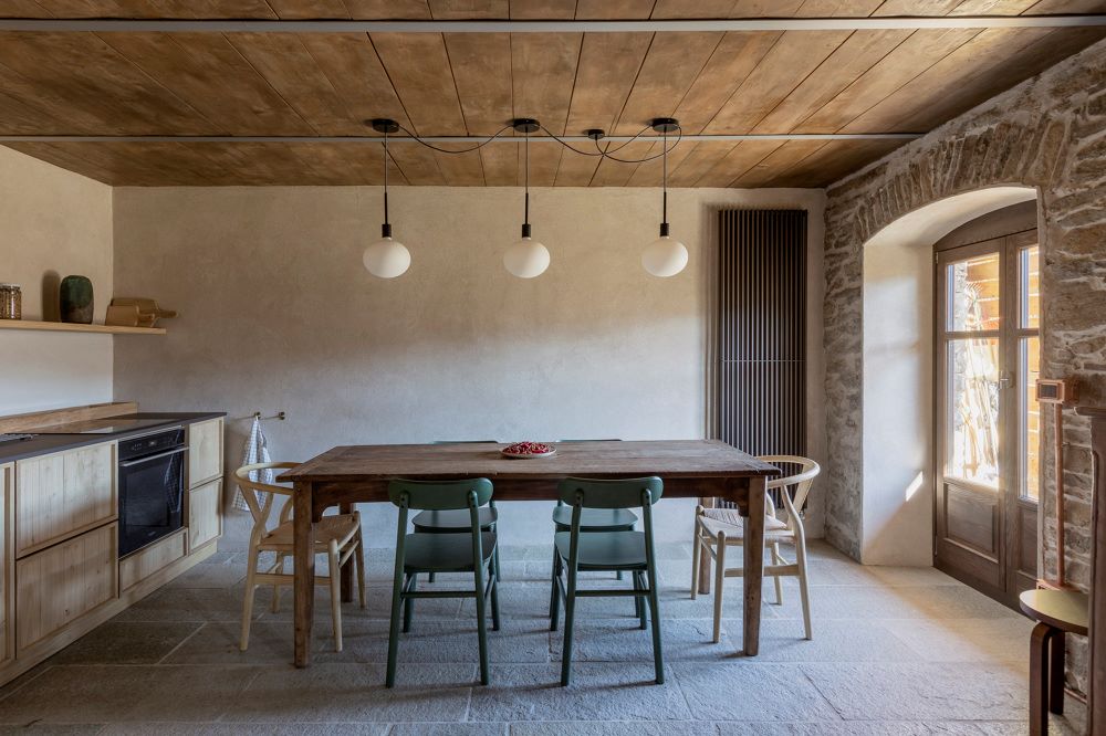 Studio Ellisse Architetti, intervento di riqualificazione di una casa rurale sulle prealpi torinesi 