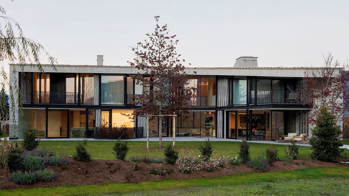 Vista esterna, lato sud di Casa Visibilio, progetto MoDusArchitects in provincia di Bolzano