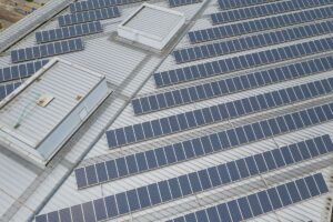 Fotovoltaico per le Pmi: 2,5 miliardi per tagliare le bollette e avviare CER