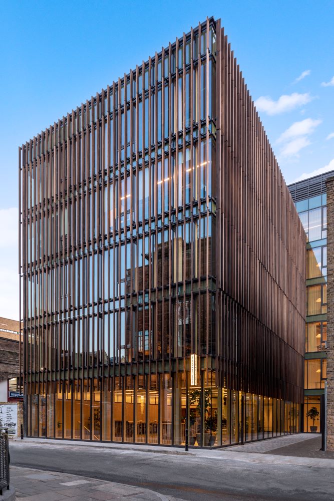 Black & White Building, l’edificio in legno massiccio più alto del centro di Londra