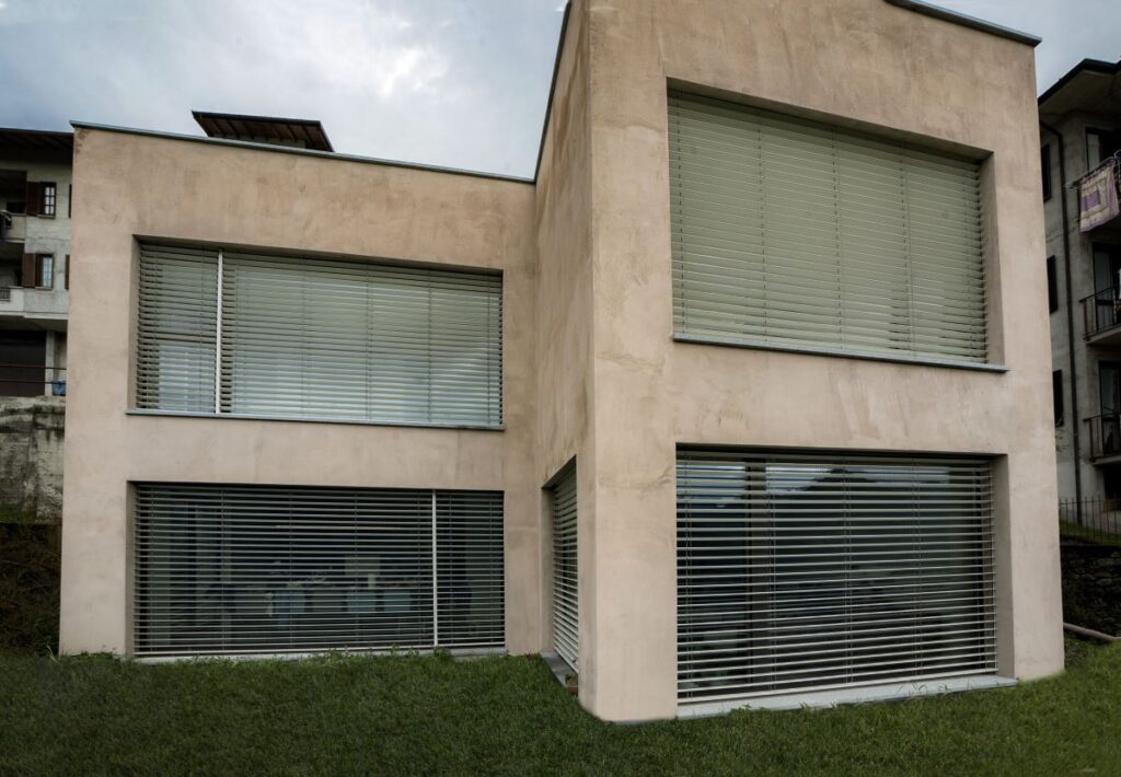 Villa TR a Mello: materiali naturali e architettura bioclimatica