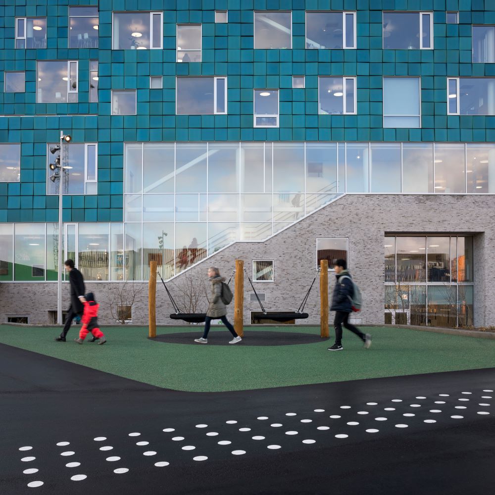 Scuola Internazionale di Copenhagen ricoperta da pannelli fotovoltaici