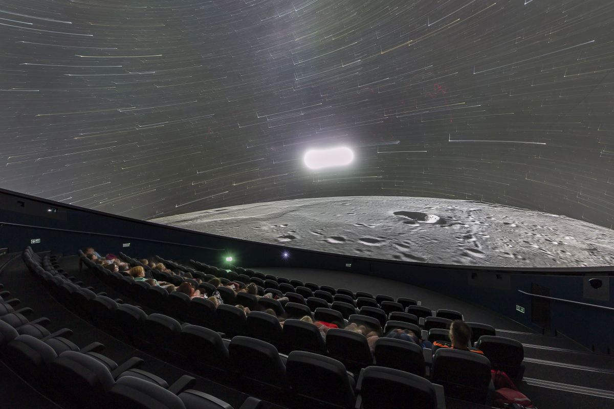 La sala immersiva del planetario Orionis