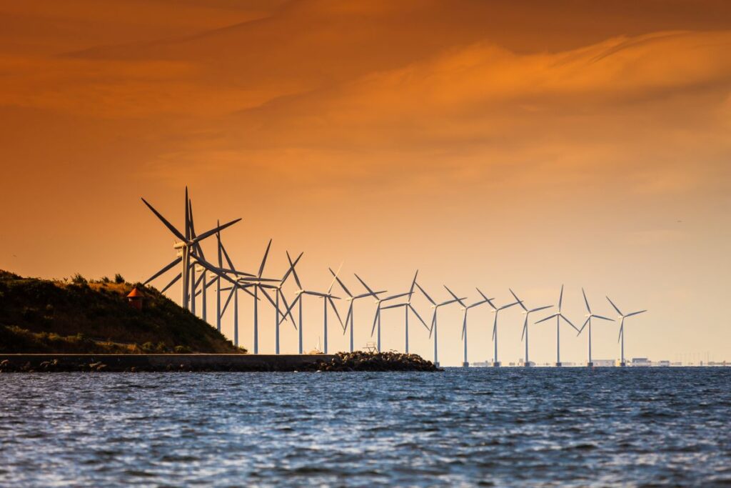 Eolico offshore e onshore: potenzialità, crescita e limiti da superare