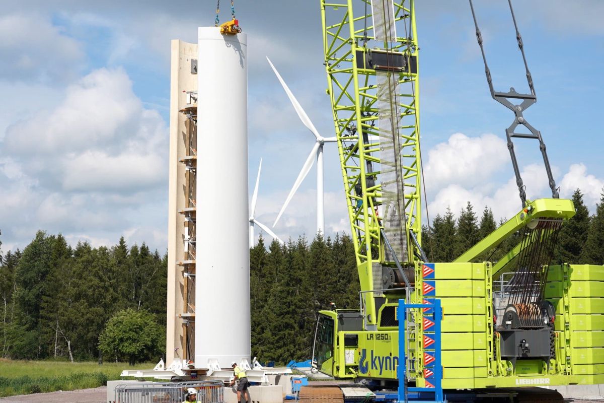 La costruzione della torre eolica in legno più alta del mondo