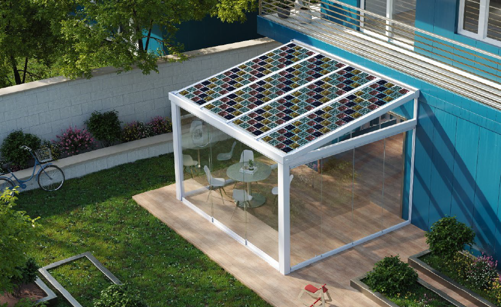 Serra solare con coperture in vetro fotovoltaico multi-cromatico