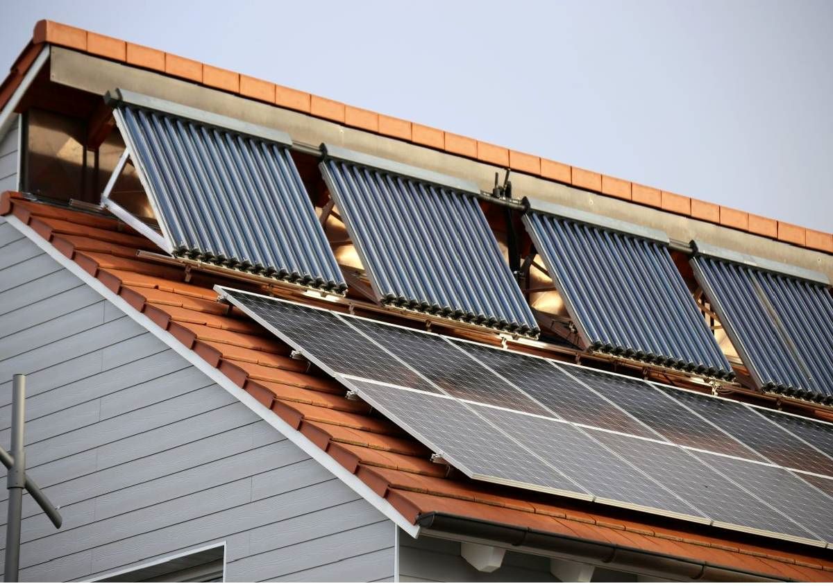 Rinnovabili per la casa: gli impianti combinati solare termico e fotovoltaico