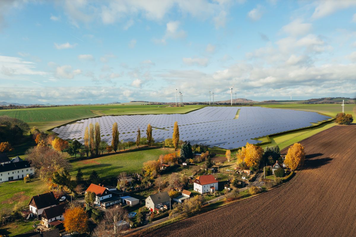 Un impianto agrivoltaico di DVP Solar attivo a Radgendorf in Germania